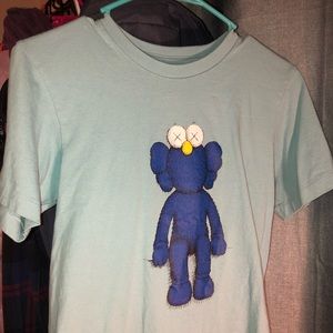 UNIQLO X KAWS T-shirt